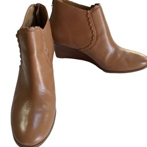 Jack Rogers, camel colored leather ankle bootie. Sz 10
